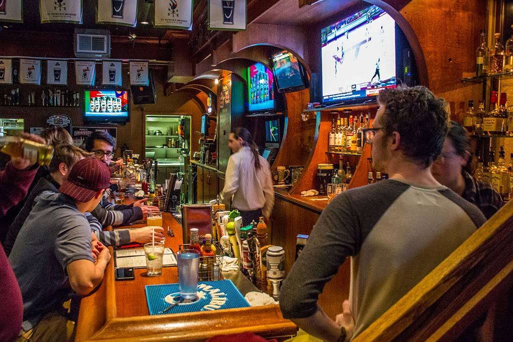 Hooligans Super Bar | restaurant | 2017 E North Ave, Milwaukee, WI 53202, USA | 4142735230 OR +1 414-273-5230