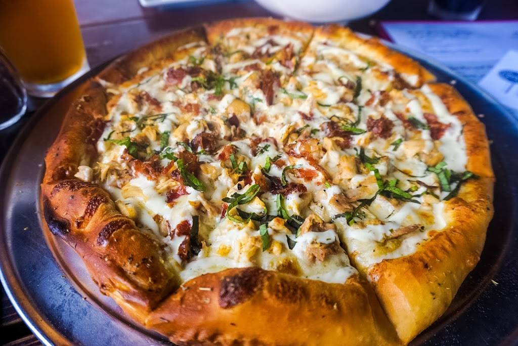 Henderson Kitchen And Tap | restaurant | 2730 S Central Expy, McKinney, TX 75070, USA | 9729841333 OR +1 972-984-1333