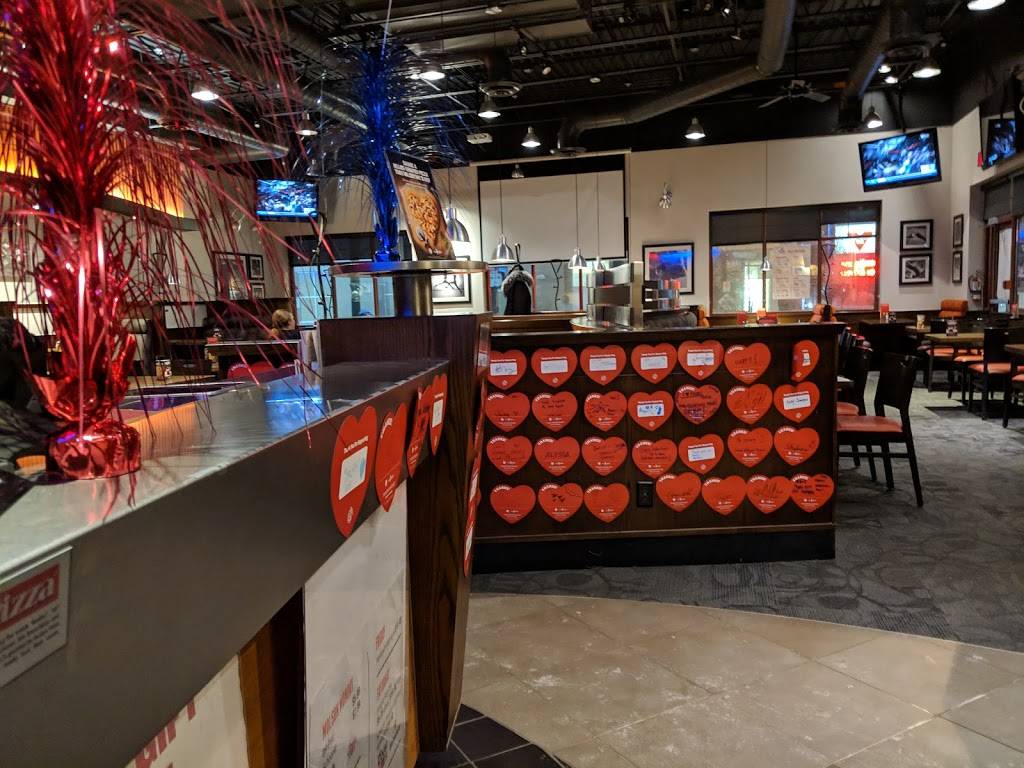 Boston Pizza | restaurant | 2910 Major Mackenzie Dr E, Markham, ON L6C 0G6, Canada | 9059270000 OR +1 905-927-0000