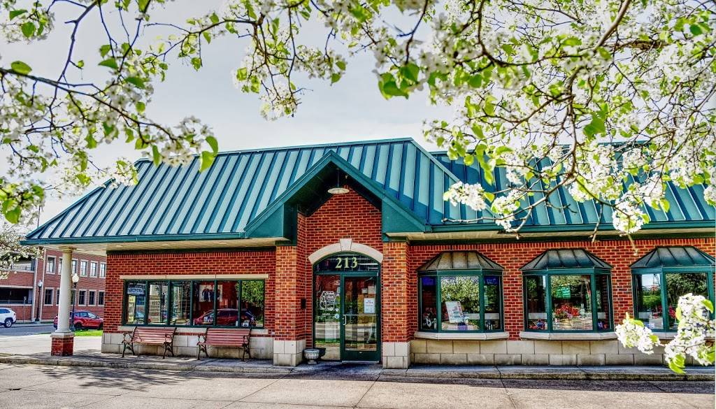 Chicken Shack Rochester | meal takeaway | 213 W University Dr, Rochester, MI 48307, USA | 2486561100 OR +1 248-656-1100