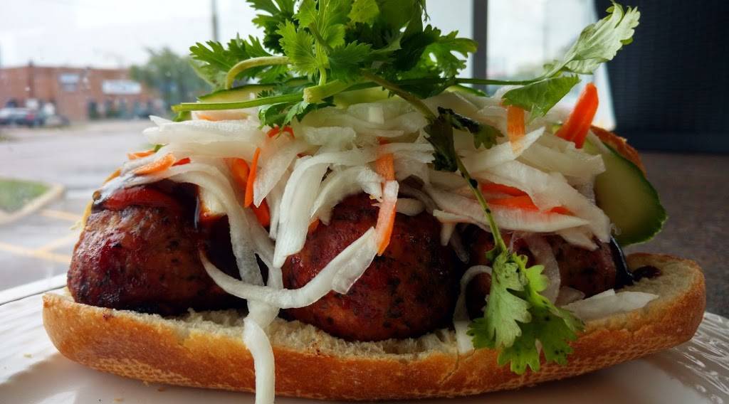 Bs Banh Mi - Vietnamese Sandwich | restaurant | 2195 Wyecroft Rd, Oakville, ON L6L 5L7, Canada | 9054692929 OR +1 905-469-2929