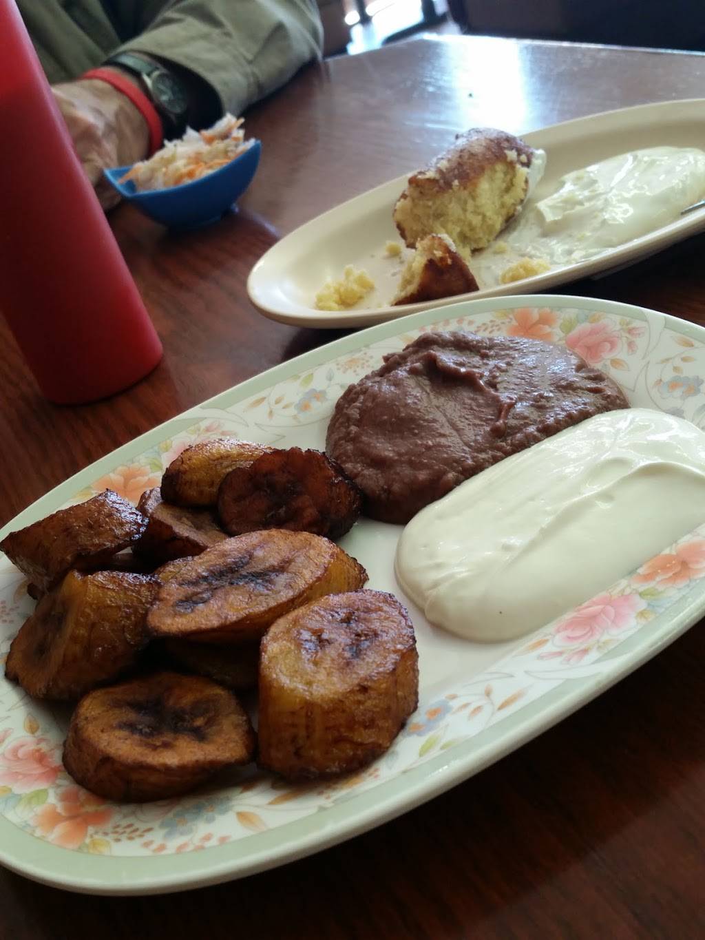 Usuluteco Restaurant | restaurant | 2265 S Seneca St, Wichita, KS 67213, USA | 3164093820 OR +1 316-409-3820