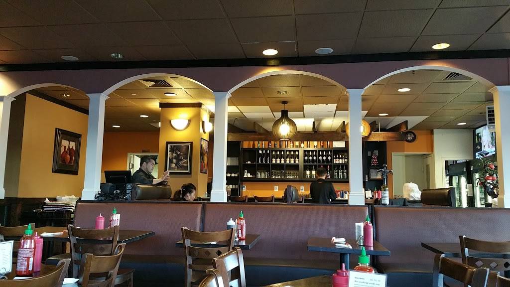 Pho Deluxe | restaurant | 1577 Spring Hill Rd, Vienna, VA 22182, USA | 7039929375 OR +1 703-992-9375