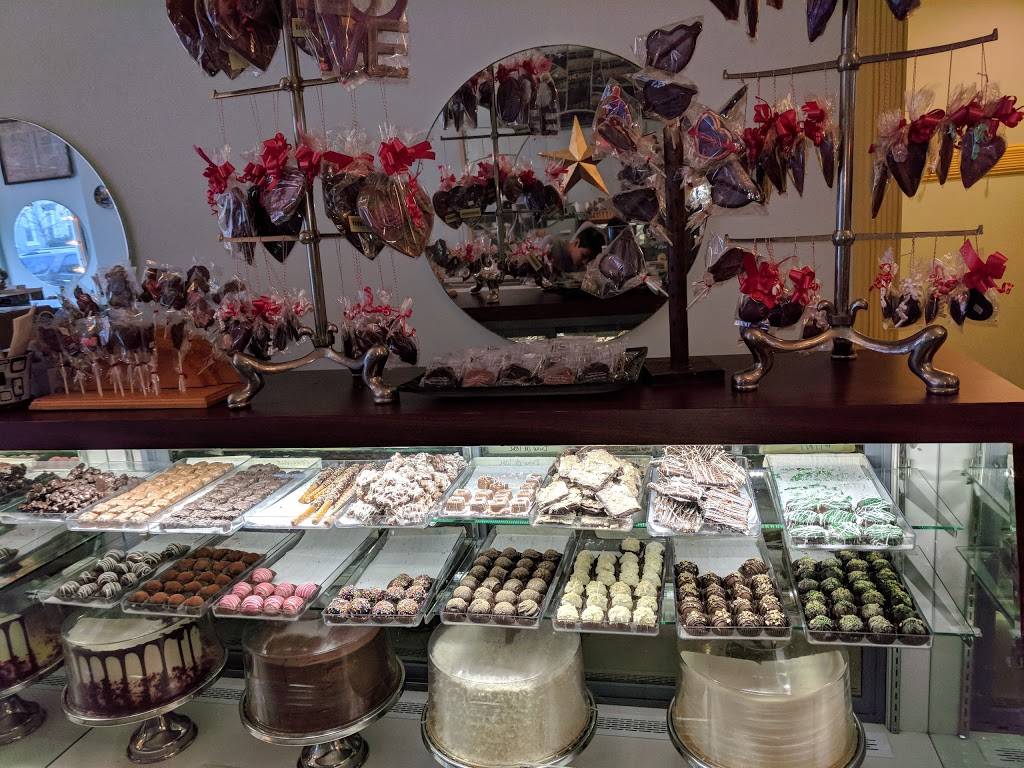 Schnackenbergs Luncheonette | restaurant | 1110 Washington St, Hoboken, NJ 07030, USA | 2017665533 OR +1 201-766-5533