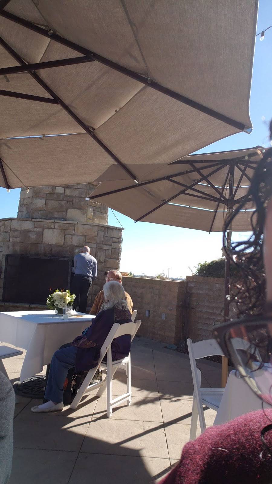 Frog Bar & Grill | restaurant | 404 Glen Annie Rd, Goleta, CA 93117, USA | 8059680664 OR +1 805-968-0664