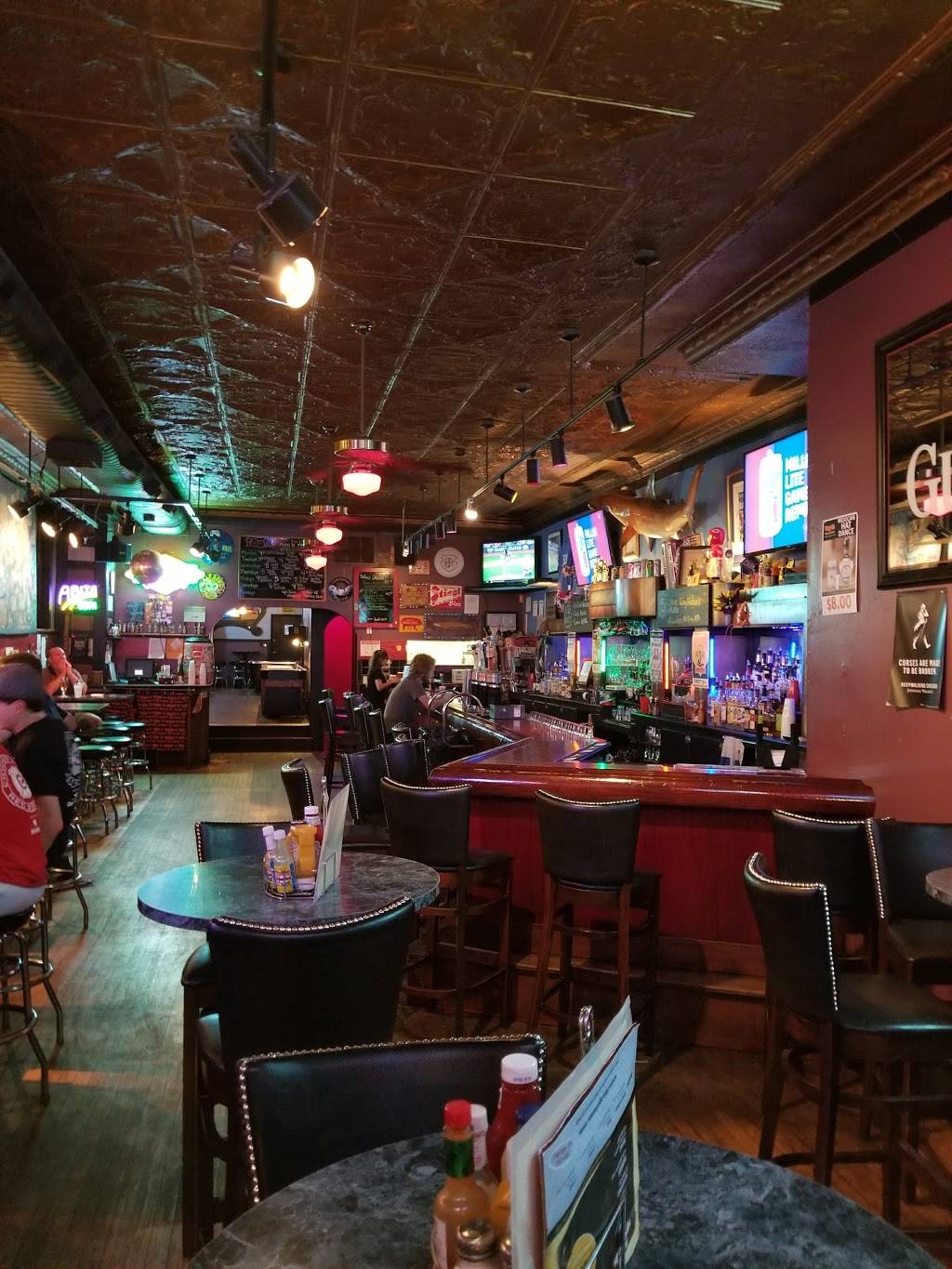 Toons Bar & Grill | restaurant | 3857 N Southport Ave, Chicago, IL 60613, USA | 7739351919 OR +1 773-935-1919