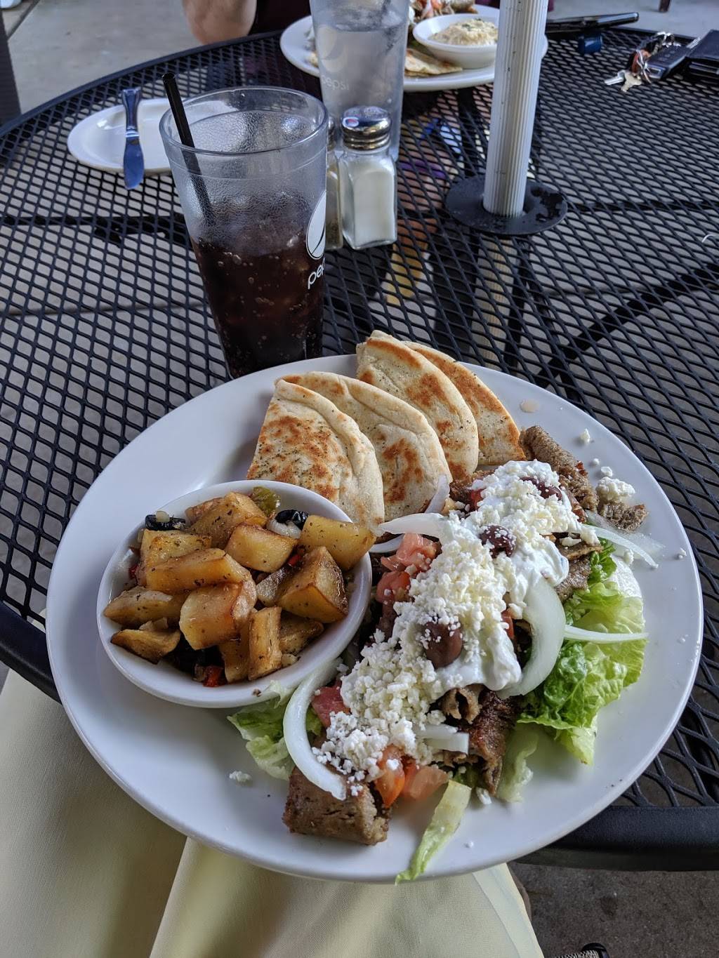 Aris Restaurant & Bar | restaurant | 9992 Lin Ferry Dr, St. Louis, MO 63123, USA | 3142704472 OR +1 314-270-4472