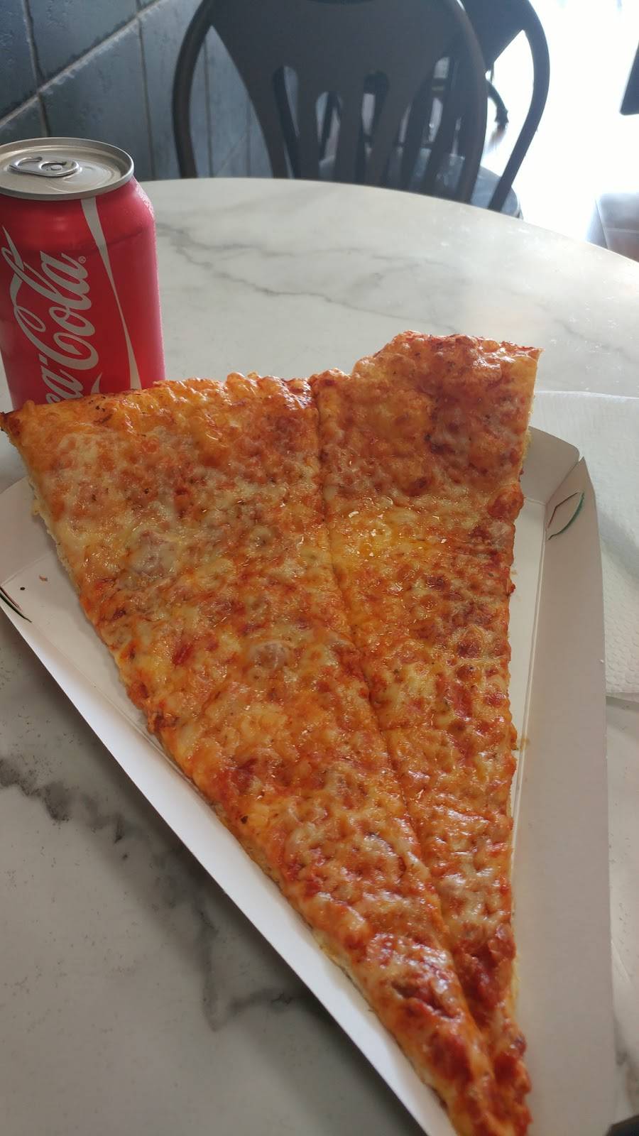 Mammas Pizza | restaurant | 1627 Bayview Ave, East York, ON M4G 3B5, Canada | 4164874443 OR +1 416-487-4443