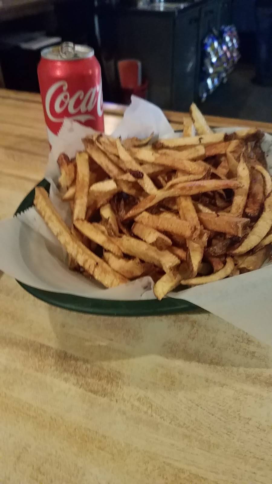 John & Helens Tavern | restaurant | 28897 US-30, Kensington, OH 44427, USA | 3302231918 OR +1 330-223-1918