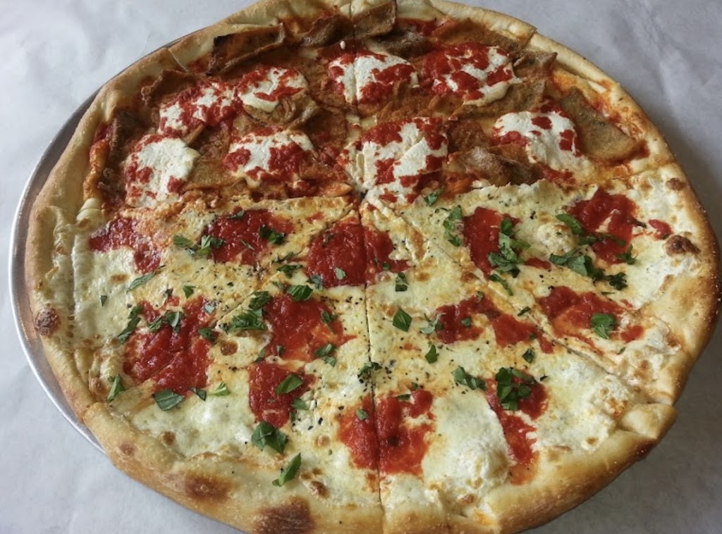 Rufinis Pizza Restaurant | restaurant | 70 Forest Ave, Glen Cove, NY 11542, USA | 5162771348 OR +1 516-277-1348