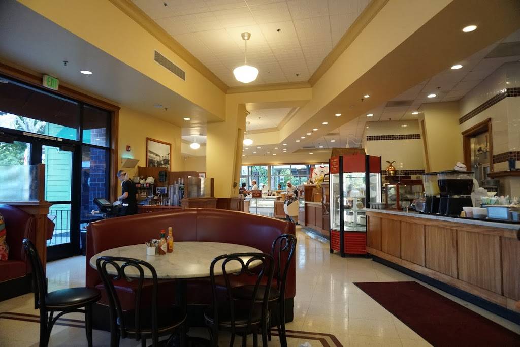 Fentons Creamery | restaurant | 1669 E Monte Vista Ave, Vacaville, CA 95688, USA | 7074697200 OR +1 707-469-7200