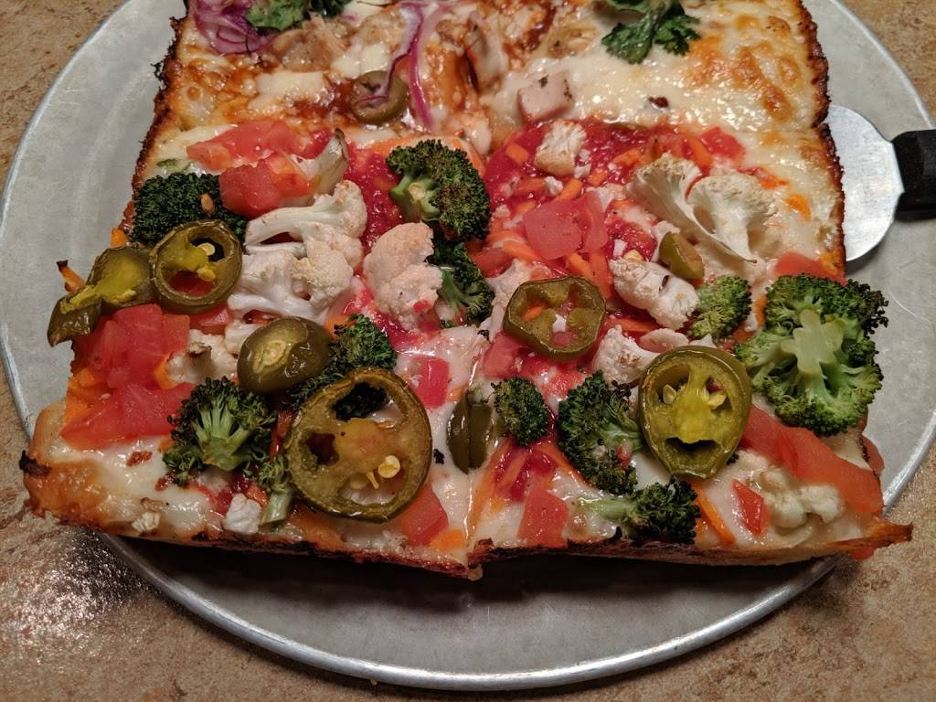 Buddys Pizza | restaurant | 31646 Northwestern Hwy, Farmington Hills, MI 48334, USA | 2488554600 OR +1 248-855-4600