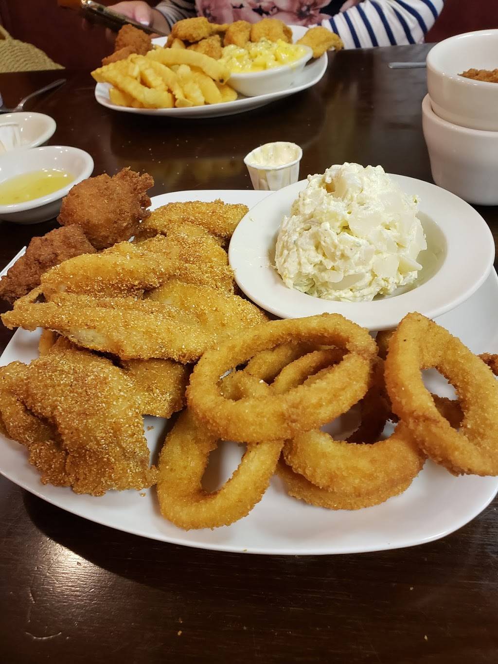 Catfish Campus Restaurant | restaurant | 2509 Keith Dr, Columbia, TN 38401, USA | 9313808439 OR +1 931-380-8439
