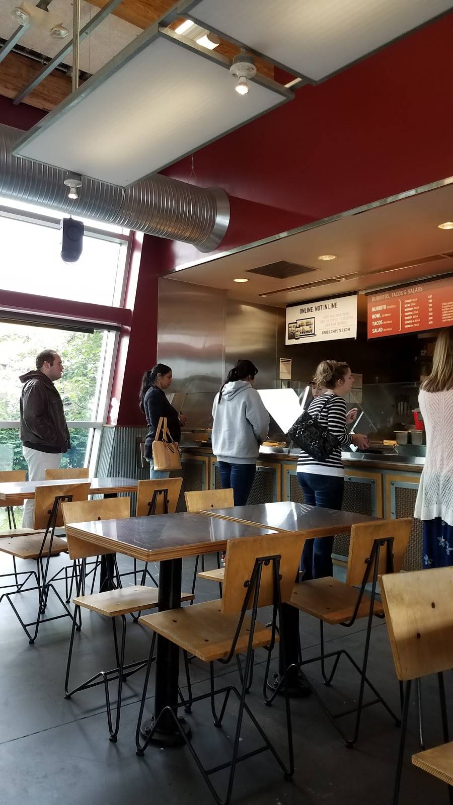 Chipotle Mexican Grill | restaurant | 2012 S Pleasant Valley Rd, Winchester, VA 22601, USA | 5406679534 OR +1 540-667-9534