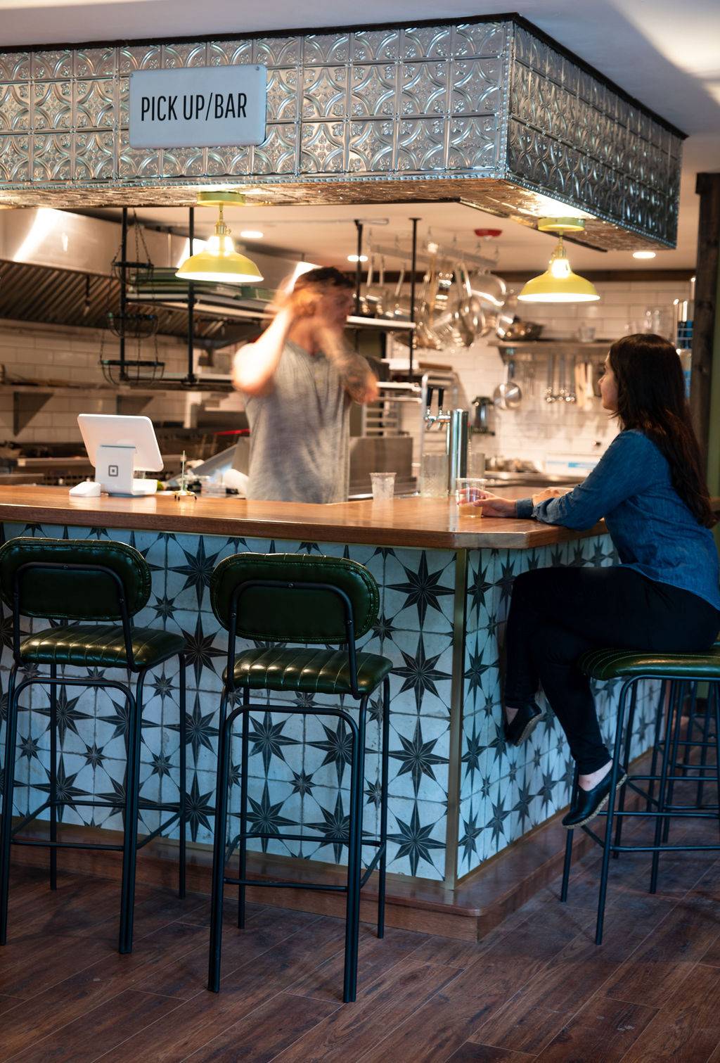 Barrow Food House | restaurant | 452 Main Rd, Riverhead, NY 11901, USA | 6317793379 OR +1 631-779-3379