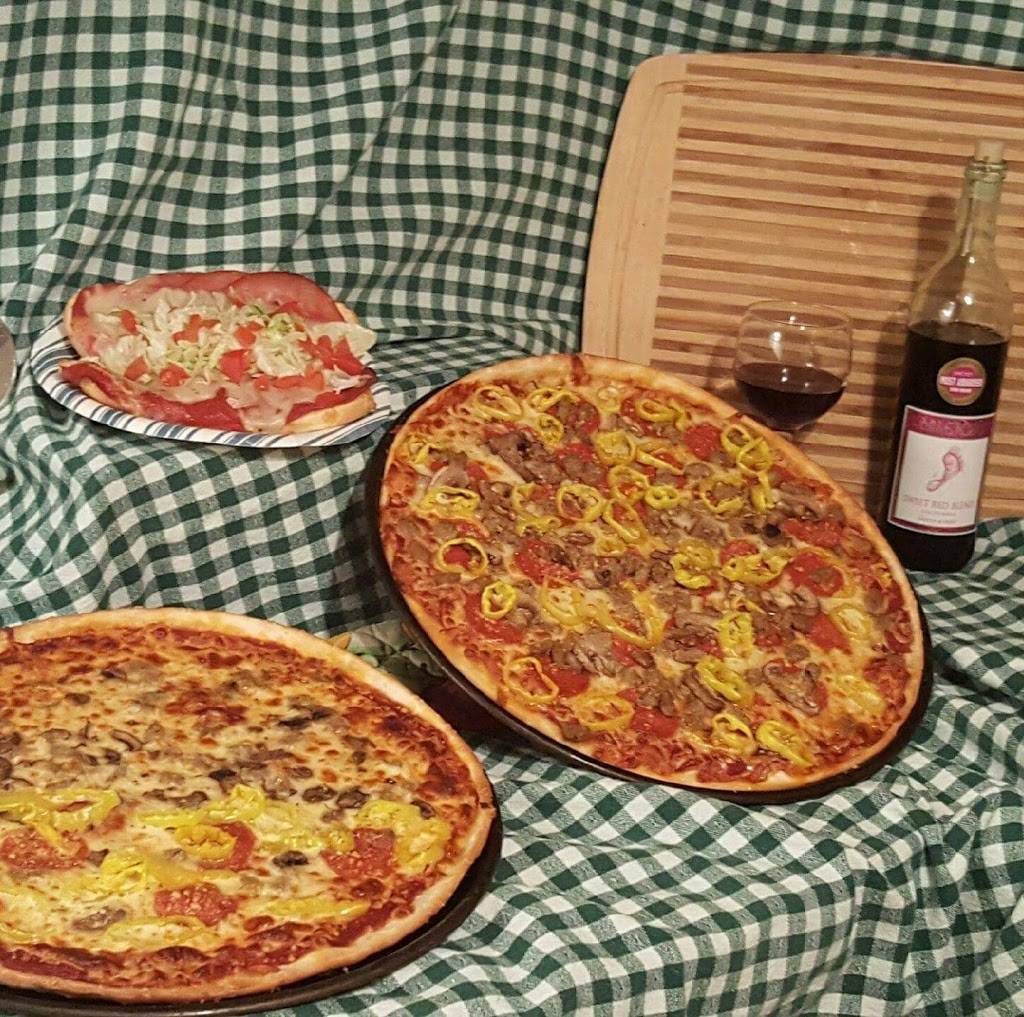 Angies Market And Pizza Located In The Big Plain Community has  | restaurant | 8780 Big Plain Circleville Rd, London, OH 43140, USA | 7409561324 OR +1 740-956-1324