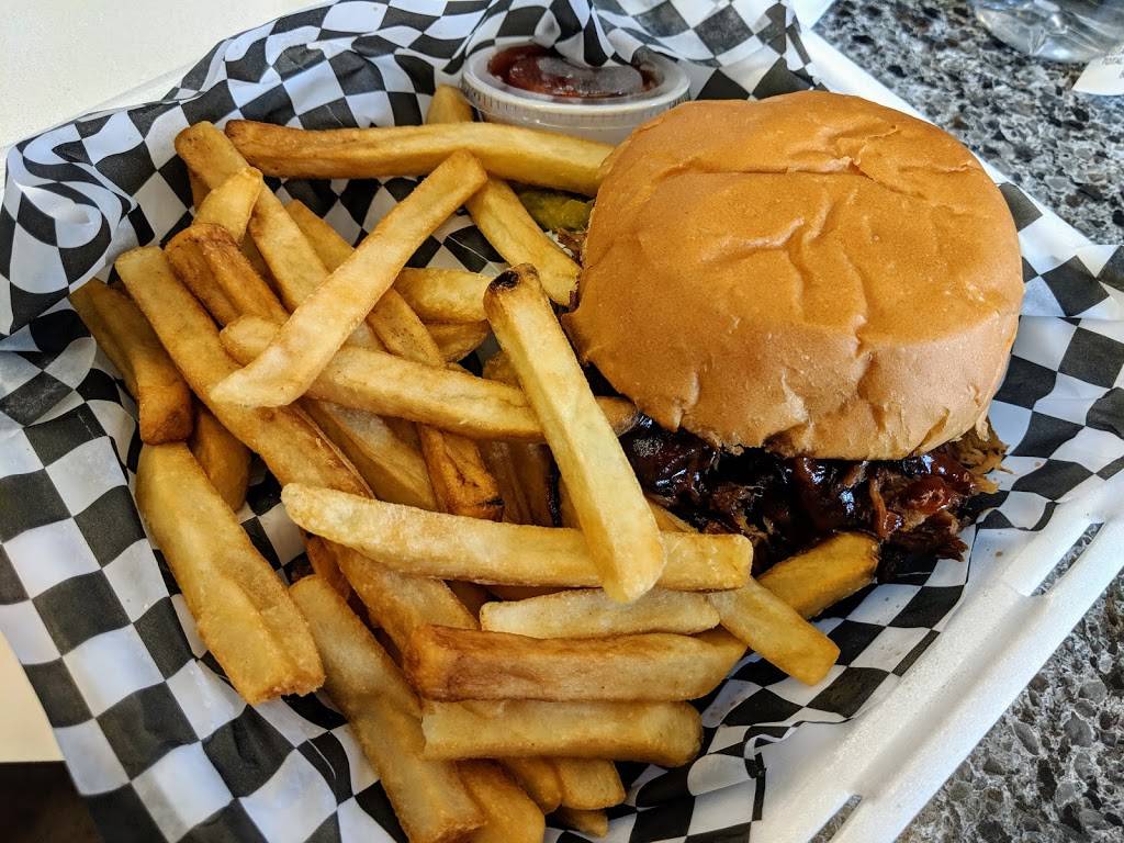 Burgers -N- BBQ Grill | restaurant | 1204 Whitewater Ave, St Charles, MN 55972, USA | 5079328607 OR +1 507-932-8607