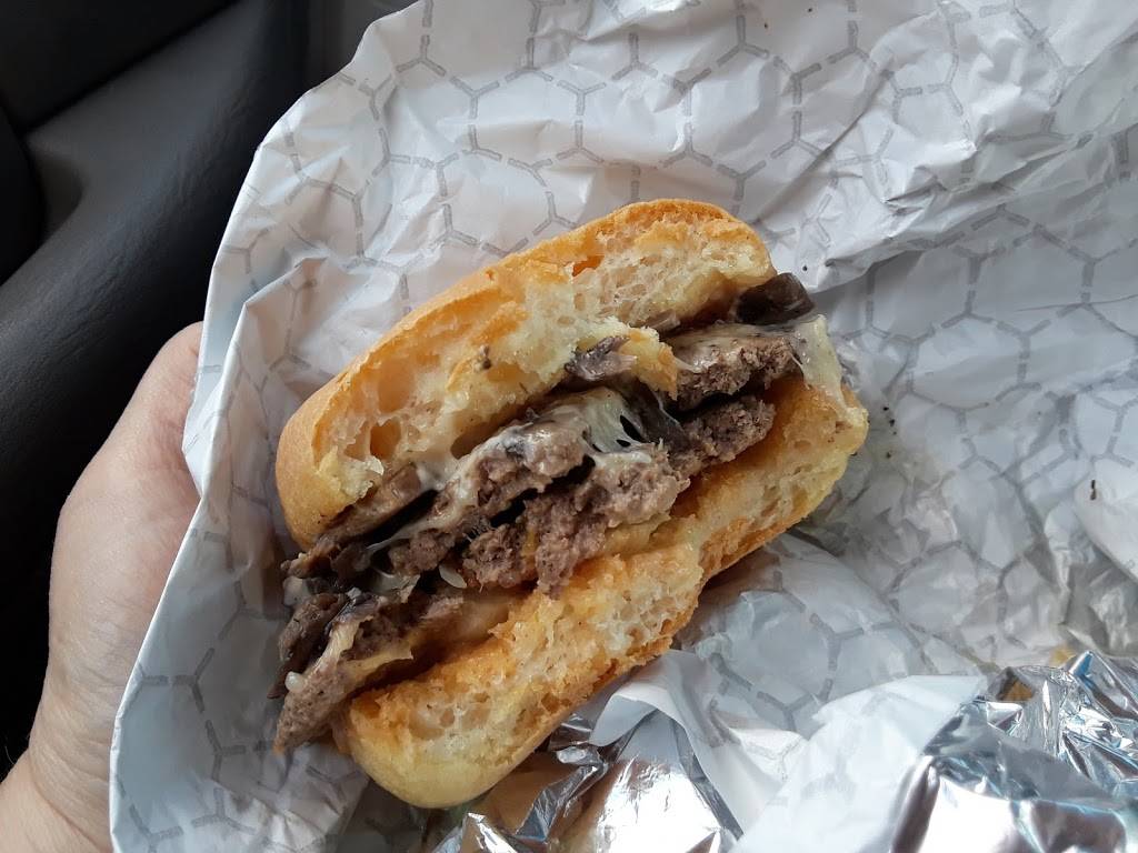 Luckys Drive-In | restaurant | 13502 Pacific Ave S, Parkland, WA 98444, USA | 2535366677 OR +1 253-536-6677