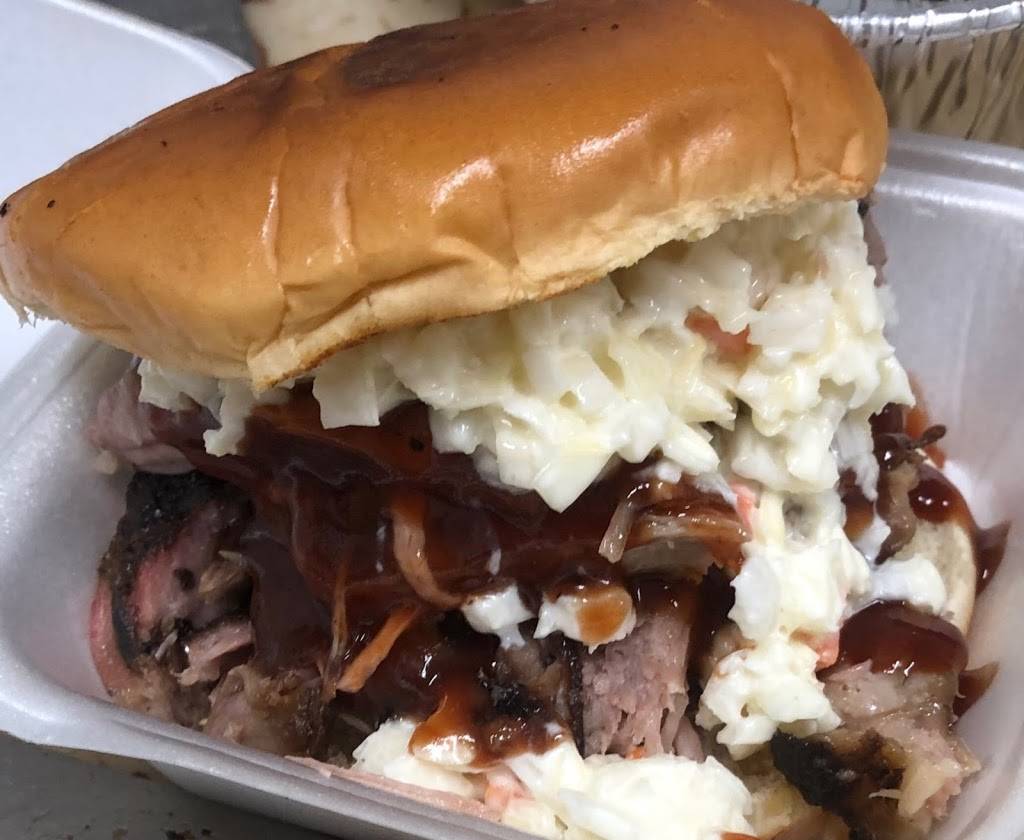 Just OoWeez BBQ, Daiquiris & More | restaurant | 1820 S Tyler St, Gladewater, TX 75647, USA | 9038441555 OR +1 903-844-1555