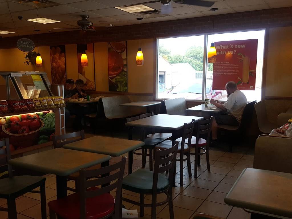 Subway | restaurant | 313 1st Ave W, Milan, IL 61264, USA | 3097877030 OR +1 309-787-7030