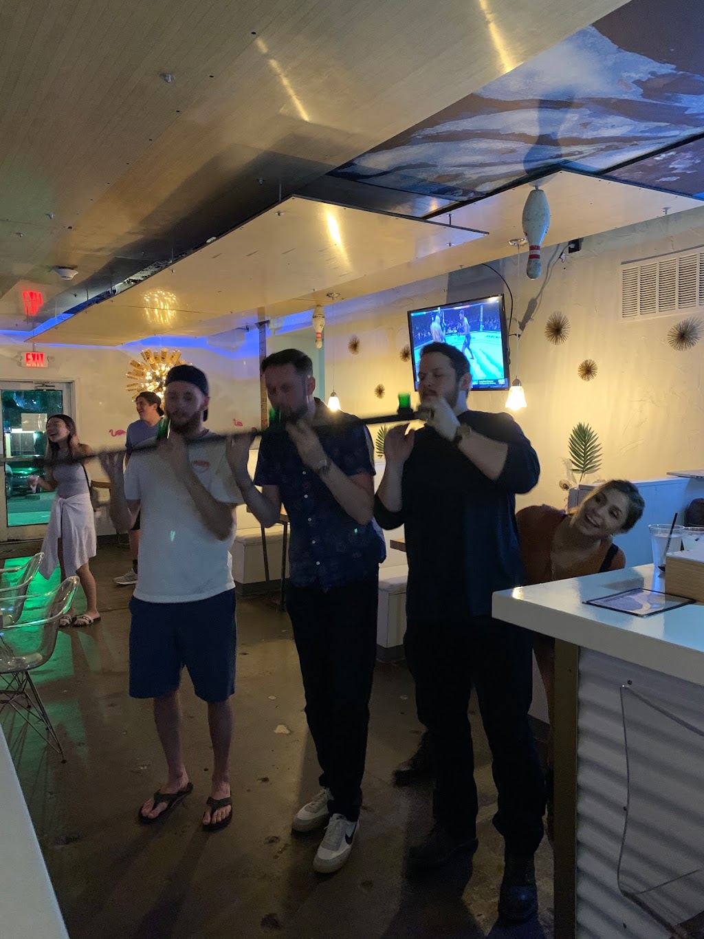 Bowlskis Lakewood Theater | restaurant | 1825 Abrams Pkwy, Dallas, TX 75214, USA | 2144341113 OR +1 214-434-1113