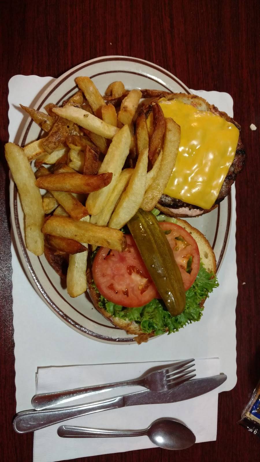 Georges Grill | restaurant | 480 Tres Pinos Rd, Hollister, CA 95023, USA | 8316359020 OR +1 831-635-9020