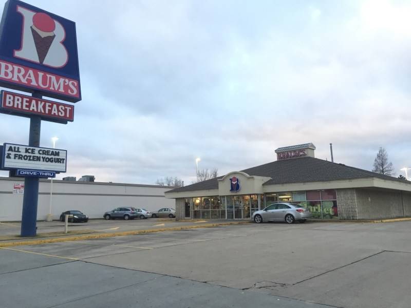 Braums Ice Cream & Burger Restaurant | restaurant | 1308 S Garnett Rd, Tulsa, OK 74128, USA | 9184375531 OR +1 918-437-5531