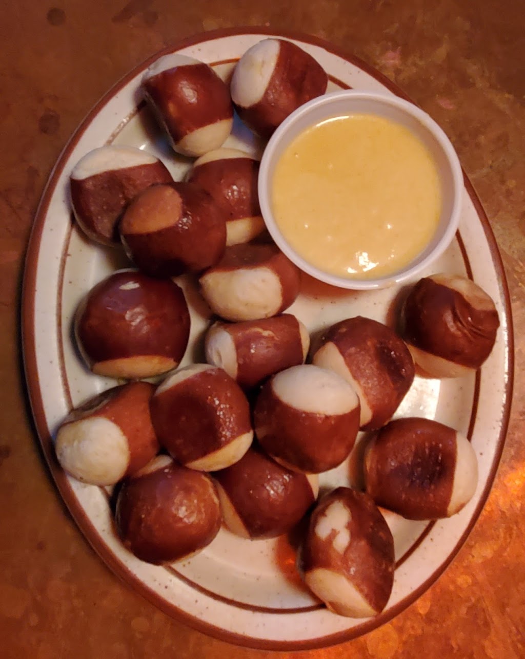 Elmhurst Tap Room | restaurant | 22057 W Outer Dr, Dearborn, MI 48124, USA | 3132774041 OR +1 313-277-4041