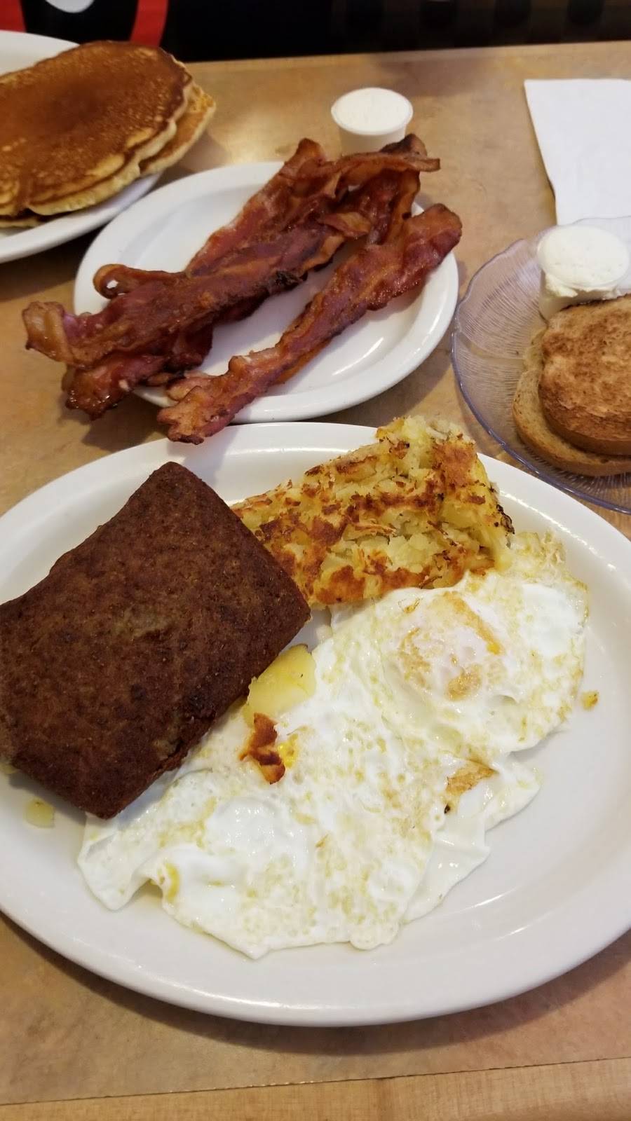 Andonios Diner | restaurant | 9244 Krewstown Rd, Philadelphia, PA 19115, USA | 2156981712 OR +1 215-698-1712