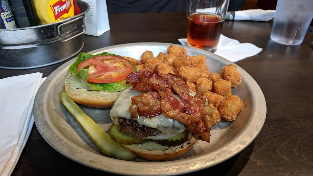 Dales Bar & Grill | restaurant | 322 Conant St, Maumee, OH 43537, USA | 4198933113 OR +1 419-893-3113