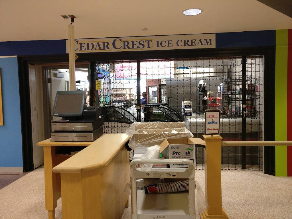 Cedar Crest Ice Cream | restaurant | 2200 E Kenwood Blvd, Milwaukee, WI 53211, USA | 4142294146 OR +1 414-229-4146