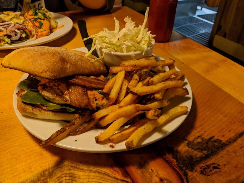 Ashfield Lakehouse | restaurant | 141 Buckland Rd, Ashfield, MA 01330, USA | 4136280158 OR +1 413-628-0158