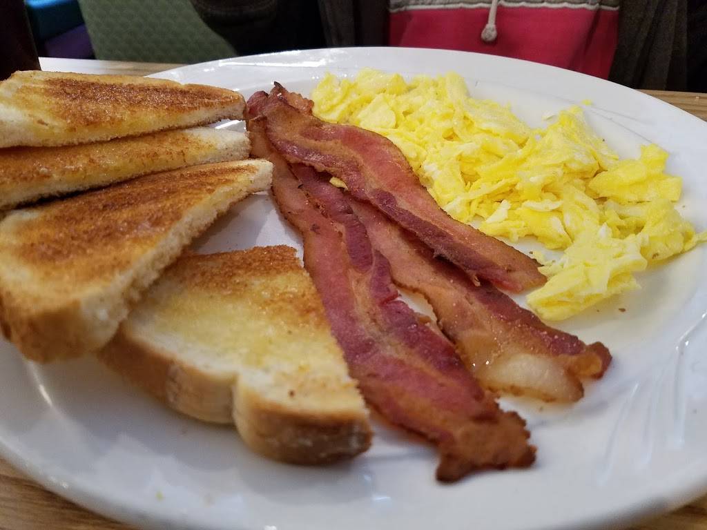 Indiana Pancake House | restaurant | 919 N Main St, Bluffton, IN 46714, USA | 2603531414 OR +1 260-353-1414