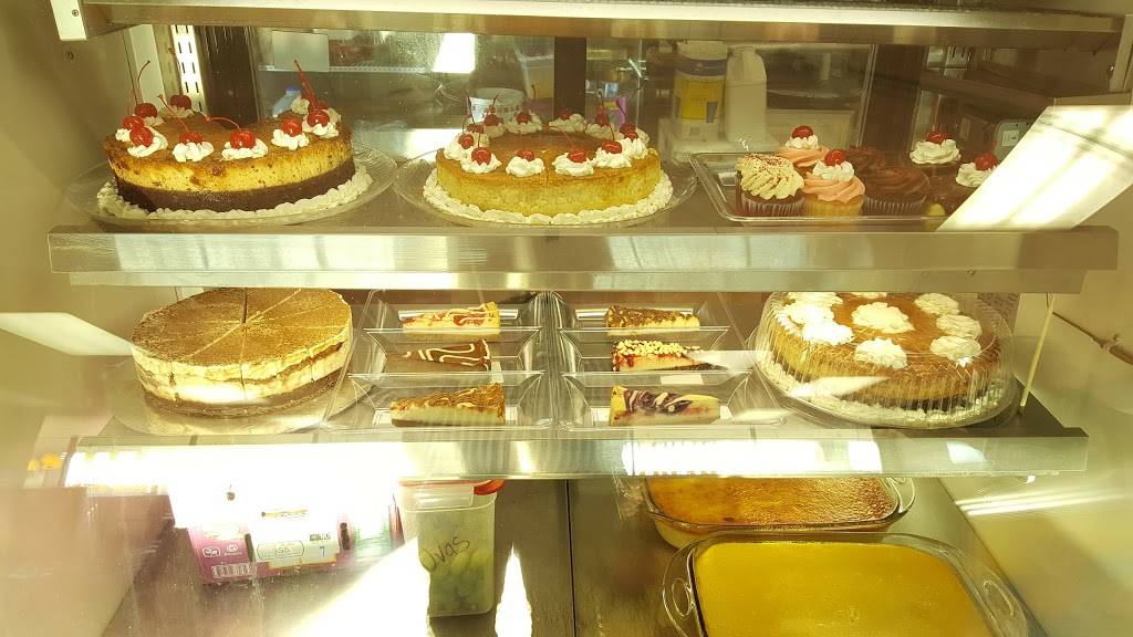 Chamangos Pastelerias | restaurant | 6250 West 38th Street, Indianapolis, IN 46254, USA | 3173721750 OR +1 317-372-1750