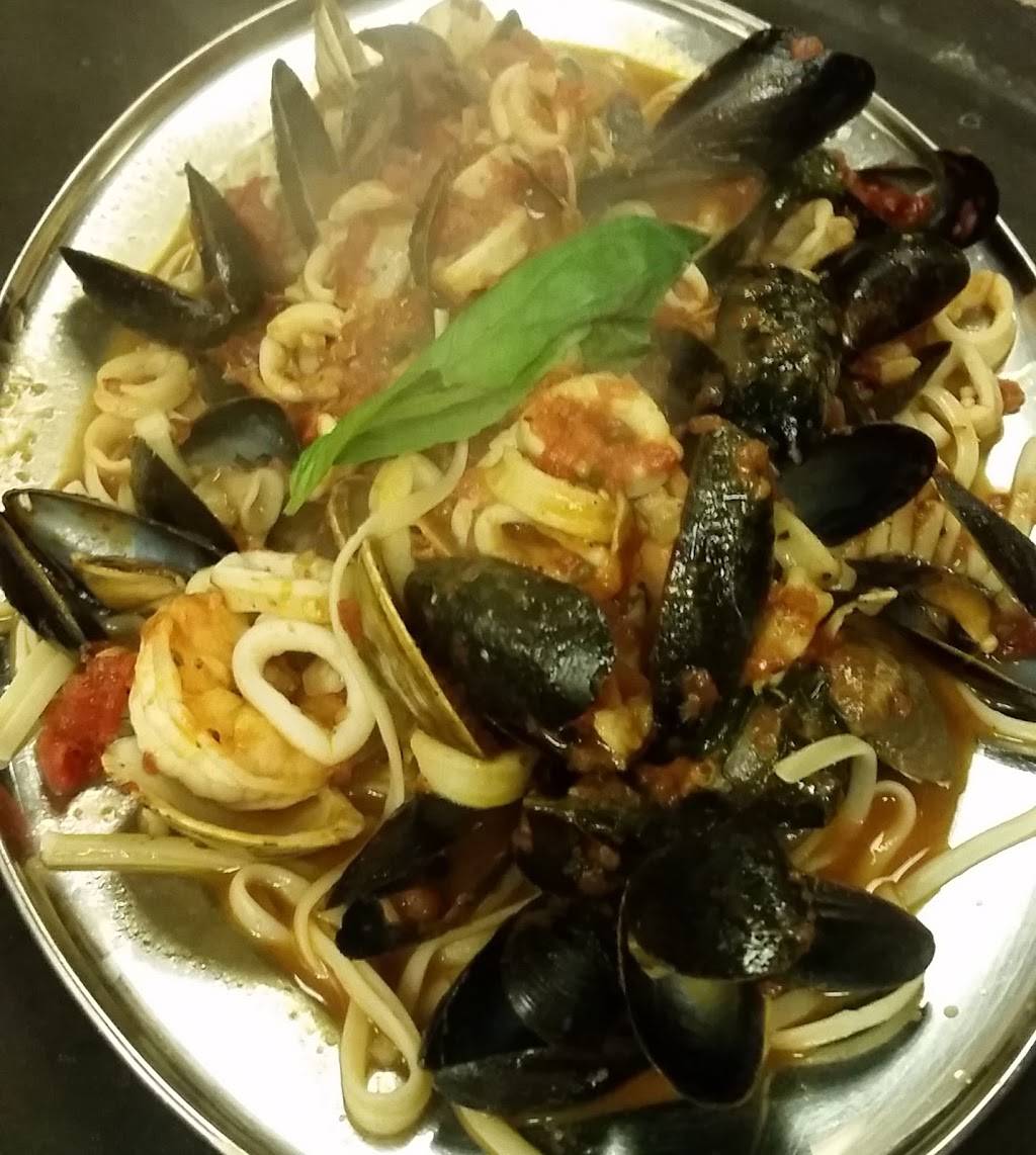 Mr Pizzas Pasta House | restaurant | 2325 Richmond Ave, Staten Island, NY 10314, USA | 7183700102 OR +1 718-370-0102