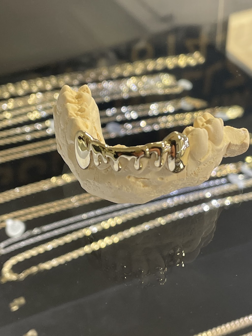 Gold & Diamonds | restaurant | 715 N Tucker Blvd, St. Louis, MO 63101, USA | 3148140222 OR +1 314-814-0222