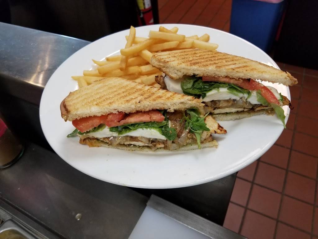 Frutti De Mar Grill | restaurant | 431 Tyler St, Monterey, CA 93940, USA | 8317472212 OR +1 831-747-2212