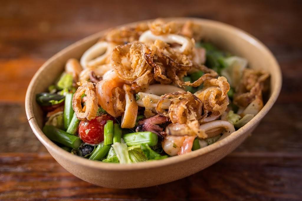 Roots Handmade Pizza | restaurant | 1924 W Chicago Ave, Chicago, IL 60622, USA | 7736454949 OR +1 773-645-4949