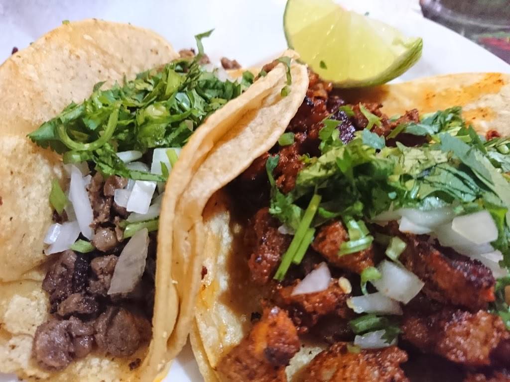 Restaurante La Salsa | restaurant | 119 E Oklahoma Ave, Milwaukee, WI 53207, USA | 4144830522 OR +1 414-483-0522