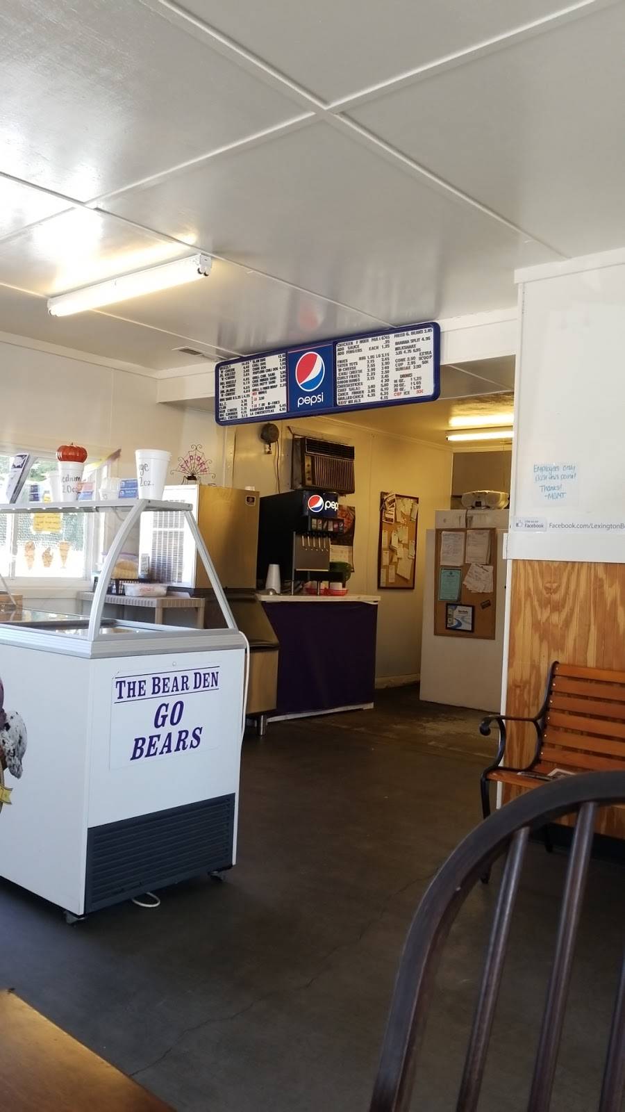 Bear Den | restaurant | 140 George Wallace Park Dr, Lexington, AL 35648, USA | 2562295599 OR +1 256-229-5599