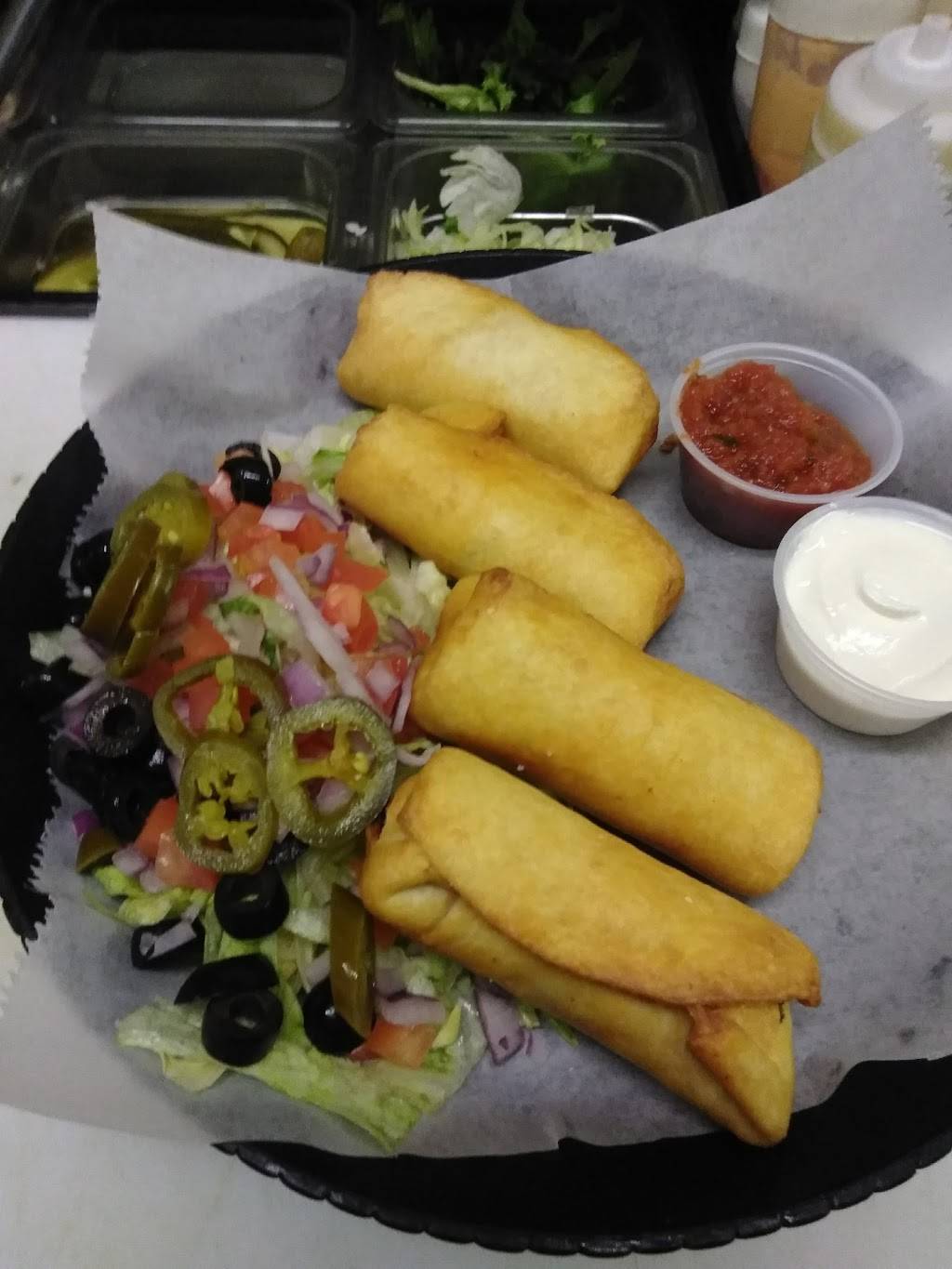 Brewskis Sports Club | restaurant | 304 N 76th St, Milwaukee, WI 53213, USA | 4144750500 OR +1 414-475-0500