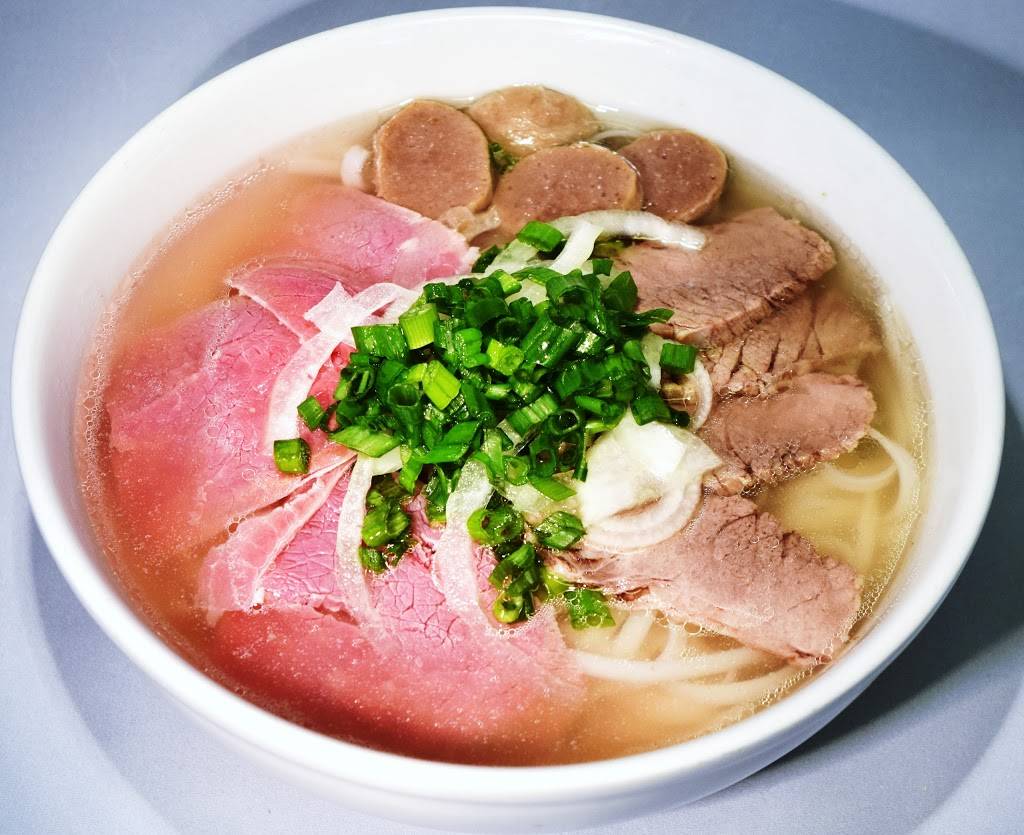 pho & Grill | restaurant | 8809 Jewel Lake Rd, Anchorage, AK 99502, USA | 9078681881 OR +1 907-868-1881