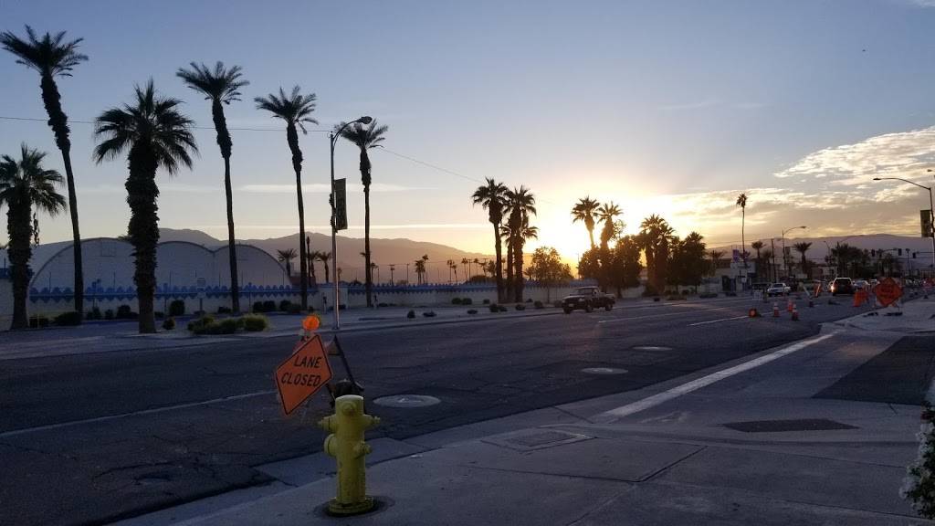 Wienerschnitzel | restaurant | 82-608 CA-111, Indio, CA 92201, USA | 7603429700 OR +1 760-342-9700