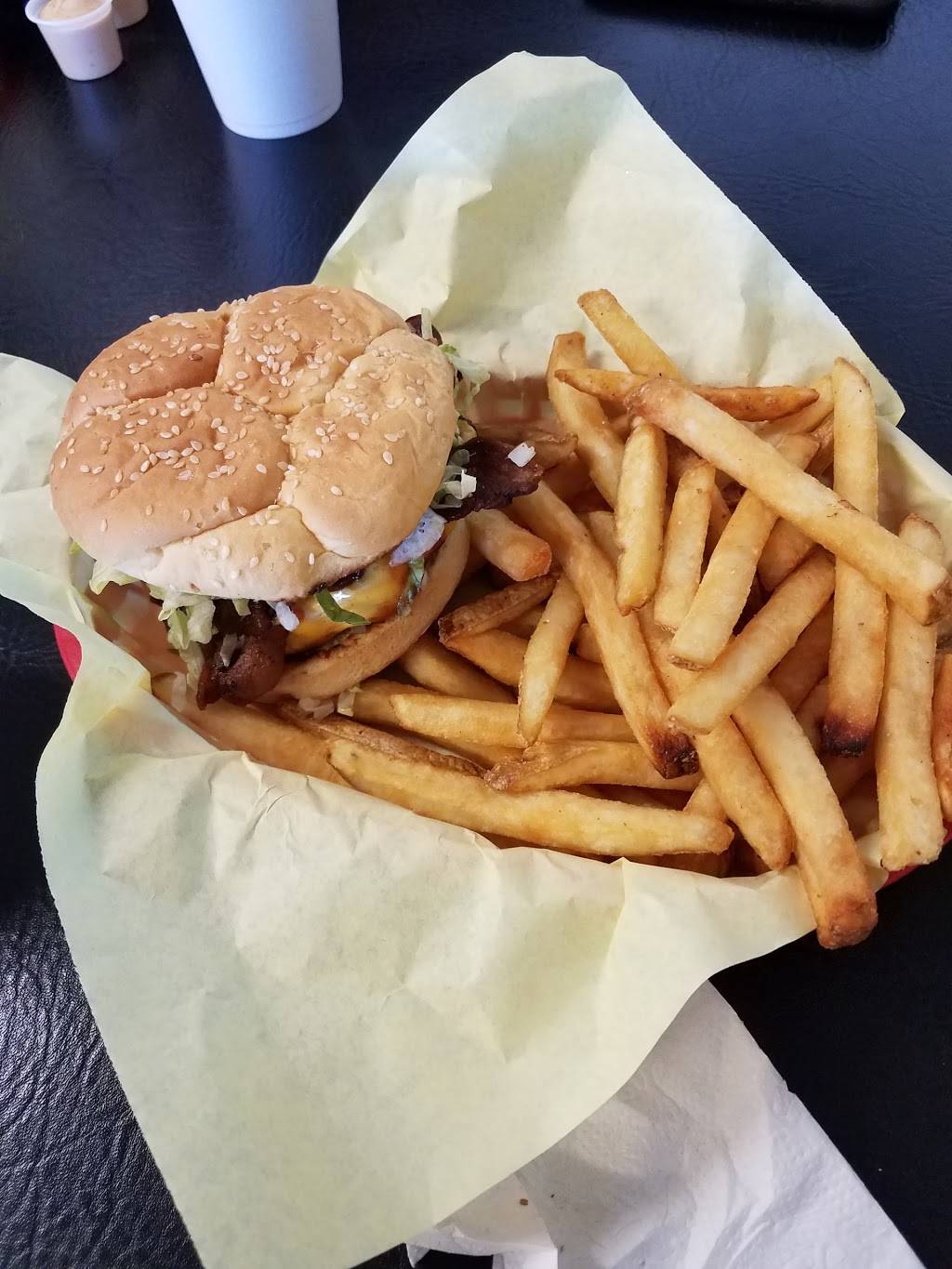Jakes Burgers & More | restaurant | 1751 Oro Dam Blvd E, Oroville, CA 95966, USA | 5305348588 OR +1 530-534-8588