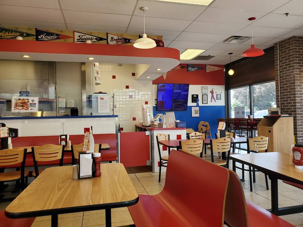 Home Run Burgers & Fries | restaurant | in front of Stonybrook theater, 2723 S Hurstbourne Pkwy, Louisville, KY 40220, USA | 5024097004 OR +1 502-409-7004