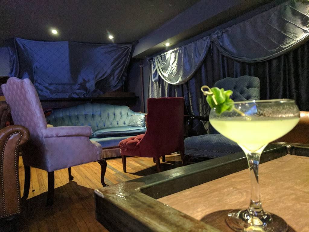 Lilly & BLOOM | night club | 110 Main St, Houston, TX 77002, USA | 2816123223 OR +1 281-612-3223