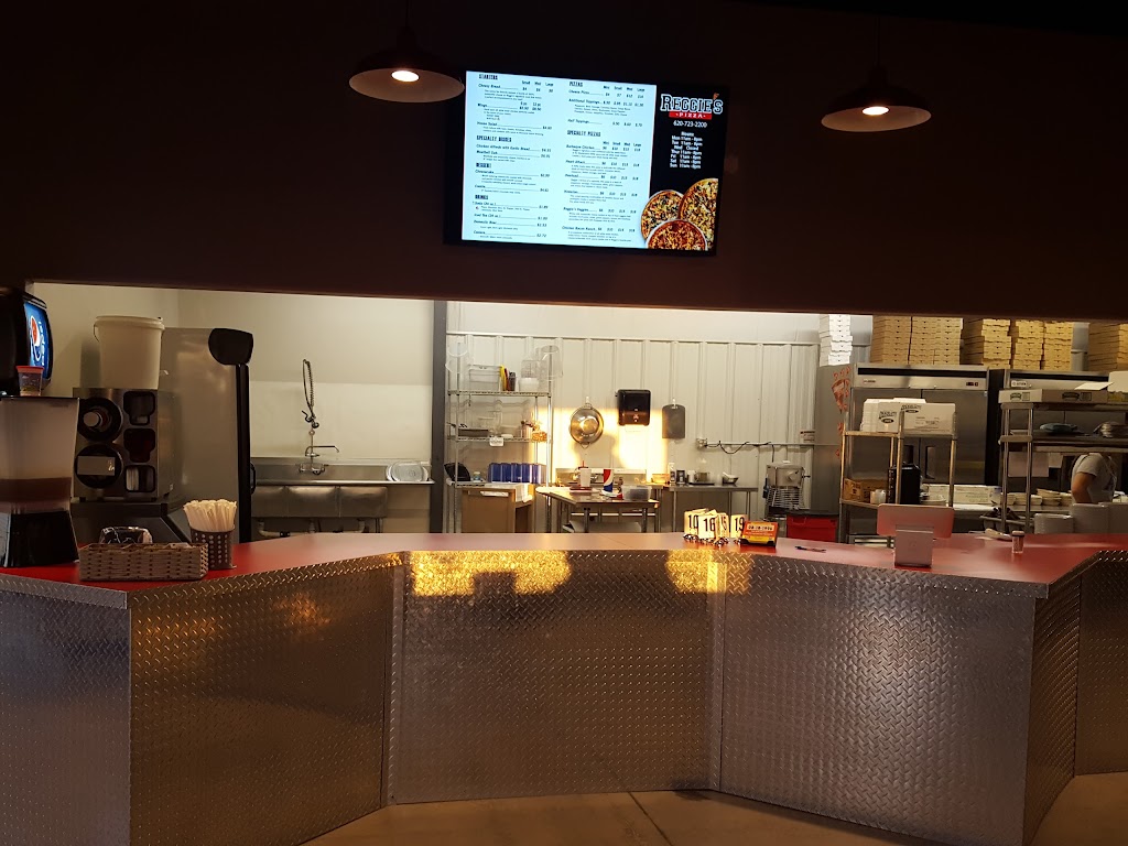 Reggies Pizza | meal takeaway | 321 W Kansas Ave, Greensburg, KS 67054, USA | 6207232200 OR +1 620-723-2200