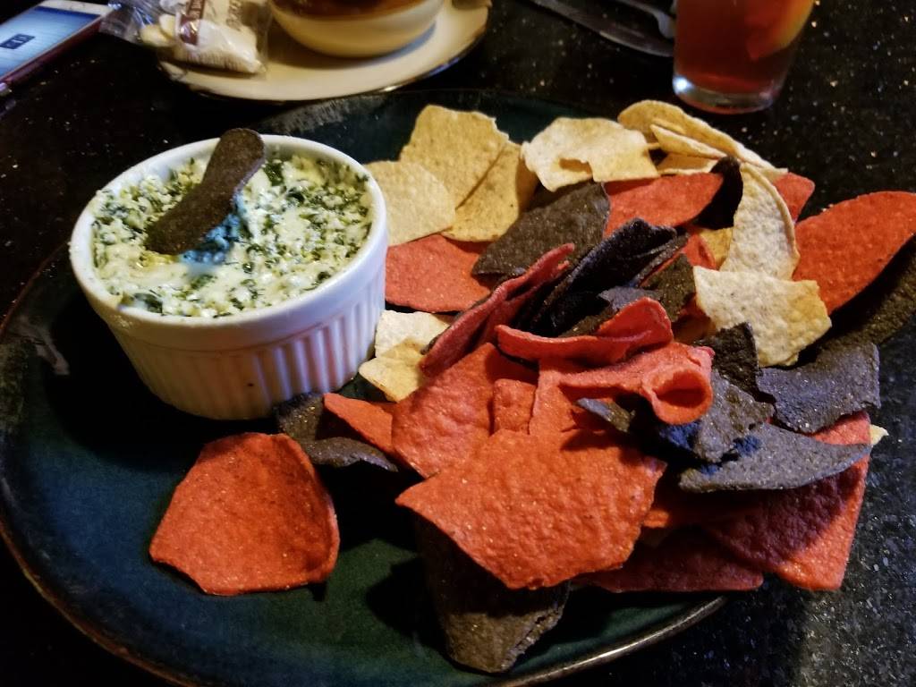 Shilohs Restaurant | restaurant | 504 Laconia Rd, Tilton, NH 03276, USA | 6035282528 OR +1 603-528-2528