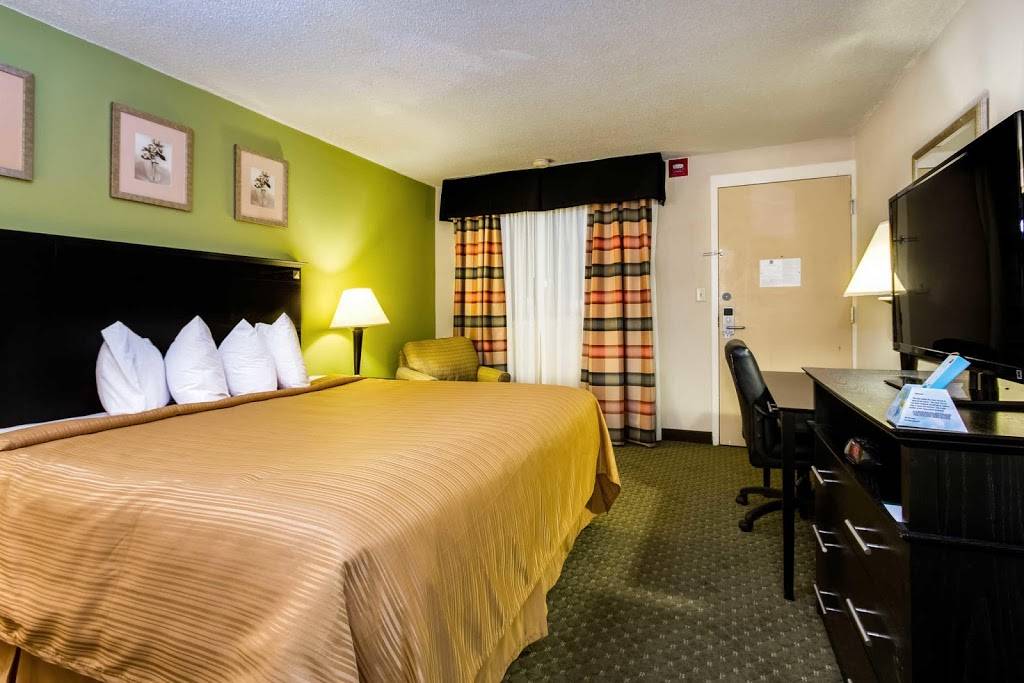 Quality Inn & Suites Moline - Quad Cities | restaurant | 6910 27th St, Moline, IL 61265, USA | 3095176283 OR +1 309-517-6283