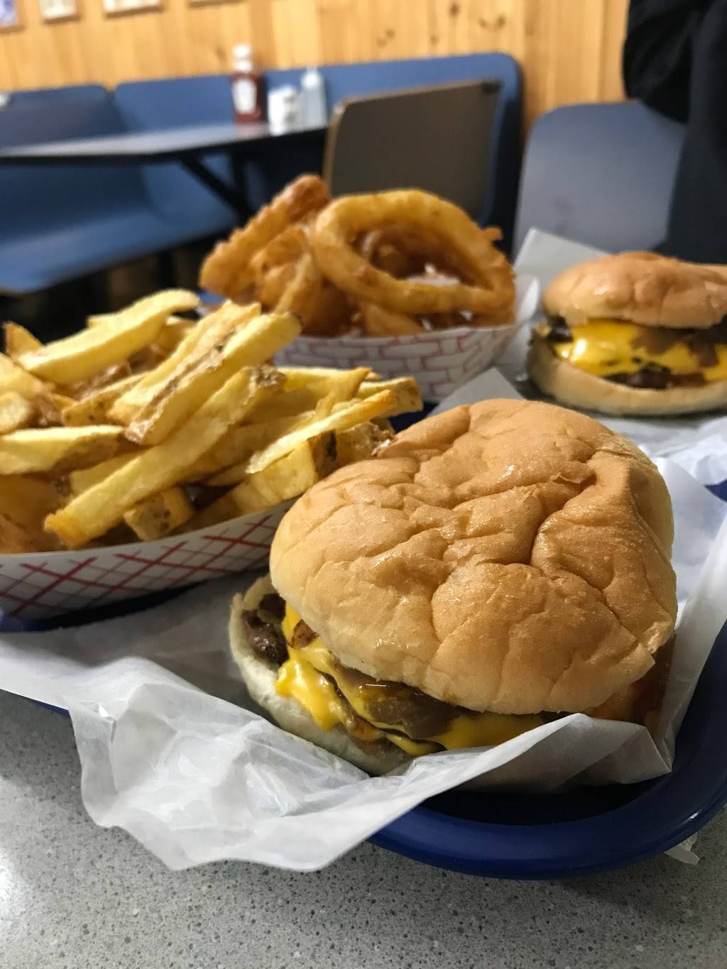 Harmons Lunch | restaurant | 144 Gray Rd, Falmouth, ME 04105, USA | 2077979857 OR +1 207-797-9857